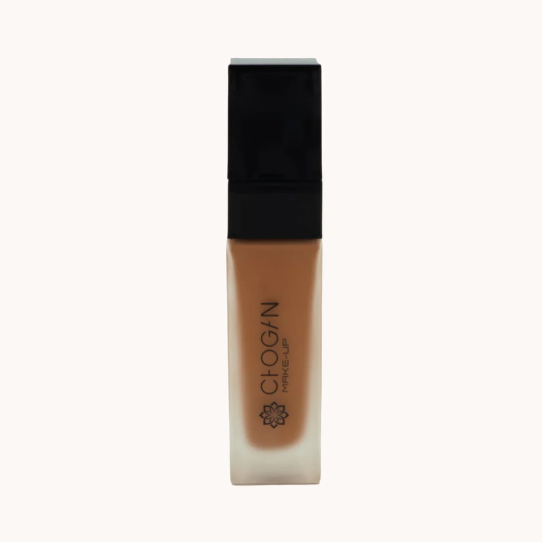 Perfect Hydra Foundation von Chogan – leichte, flüssige Foundation mit samtigem Finish, feuchtigkeitsspendenden und Anti-Aging-Wirkstoffen für ein glattes, ebenmäßiges Hautbild
